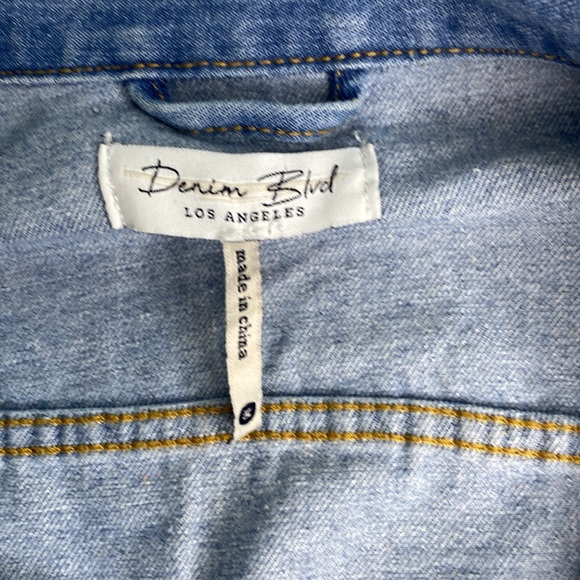 Denim Blvd Los Angeles Jean Jacket Women’s  Medium Distressed Cropped Boho - Picture 9 of 11